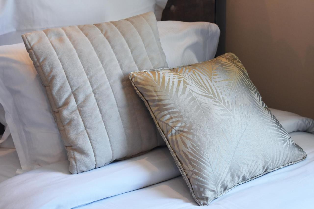 Le Boeuf Couronne - Hotel & Restaurant Chartres- Logis Hotels 外观 照片