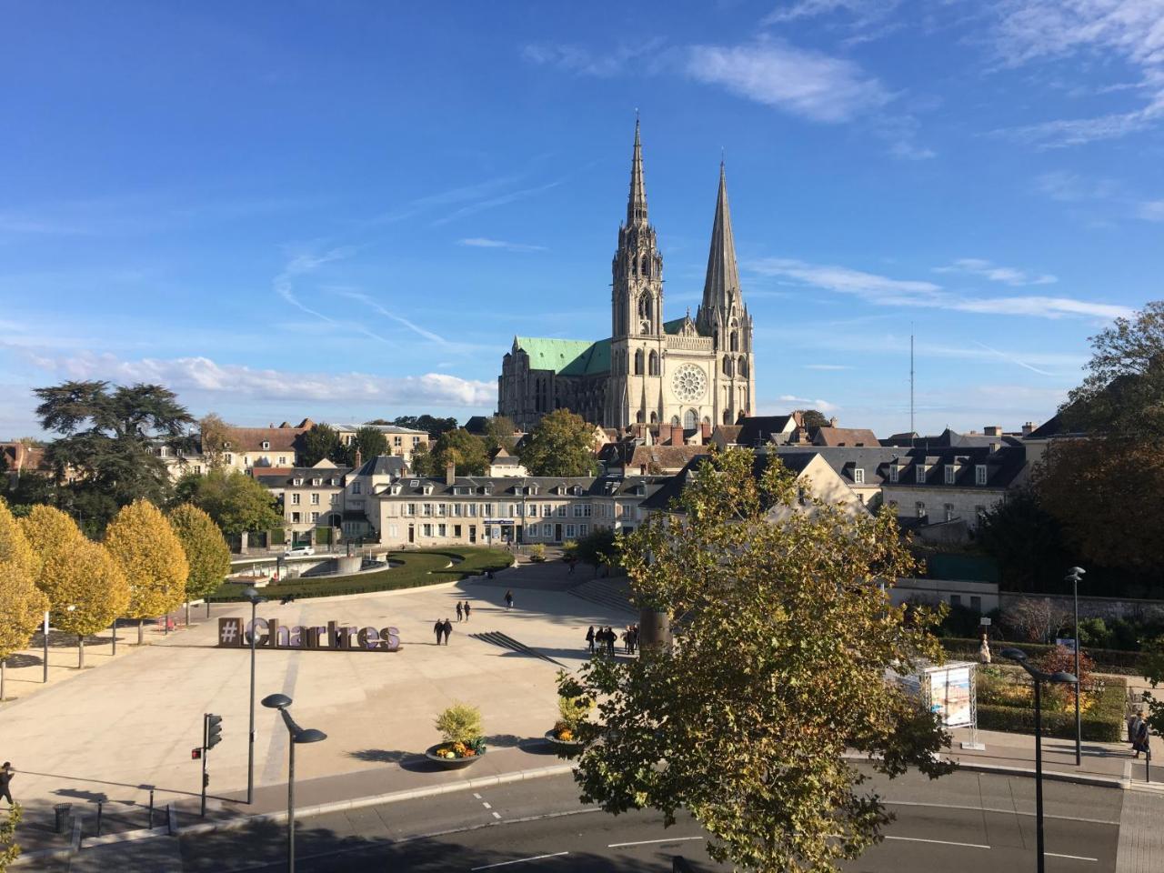Le Boeuf Couronne - Hotel & Restaurant Chartres- Logis Hotels 外观 照片